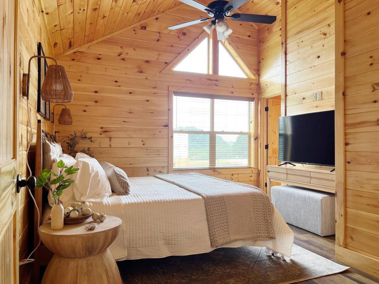 Splendid 2Cabins Sleeps 28 Pool Hot Tub More Pigeon Forge Εξωτερικό φωτογραφία