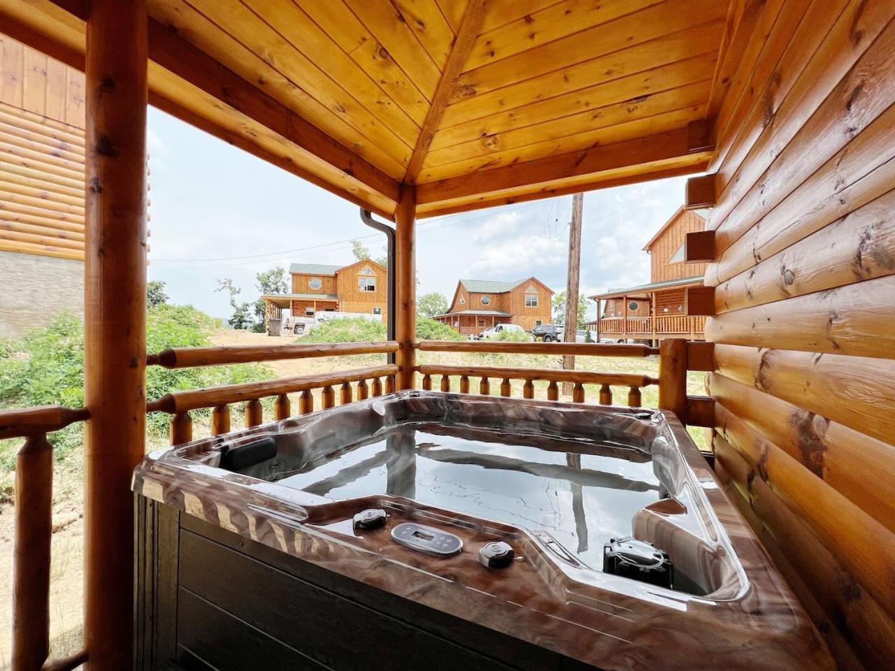 Splendid 2Cabins Sleeps 28 Pool Hot Tub More Pigeon Forge Εξωτερικό φωτογραφία